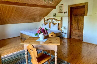 Villa am Faaker See mit Privatstrand - Große Wohnung mit drei Schlafzimmern und Wohnküche