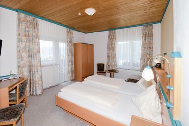 Familienhotel Steindl - FAMILIENZIMMER MIT BALKON****