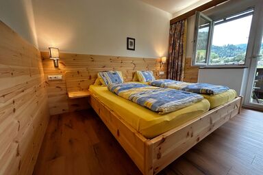 Privatpension Hedi - Nr. 4 Doppelzimmer mit Balkon, Dusche und WC