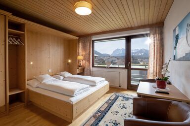 Gästehaus Landegger - Anita Schwaiger - Ap."Wilder Kaiser"//Wohn-Schlafr./DU/WC,