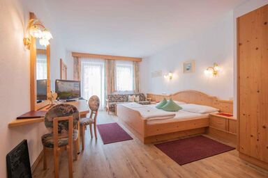 Haus Petra - Doppelzimmer, Dusche oder Bad, WC