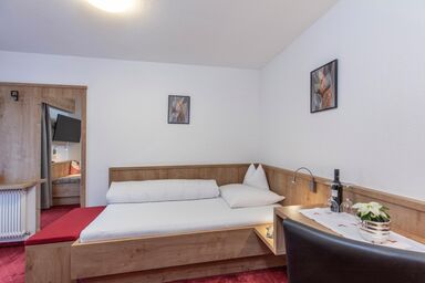 Garni Jaqueline - Single mit Kind, Short Stay
